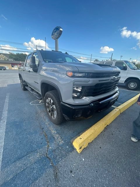 Used 2024 Chevrolet Silverado 2500 Custom w/ Custom Value Package AWD/4WD image 4