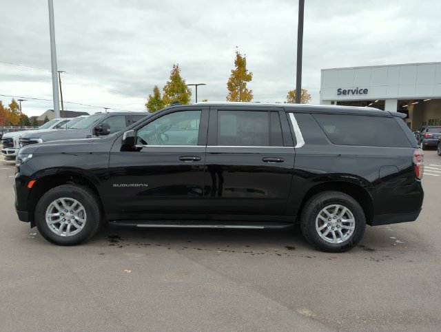 Used 2024 Chevrolet Suburban LT AWD/4WD image 2