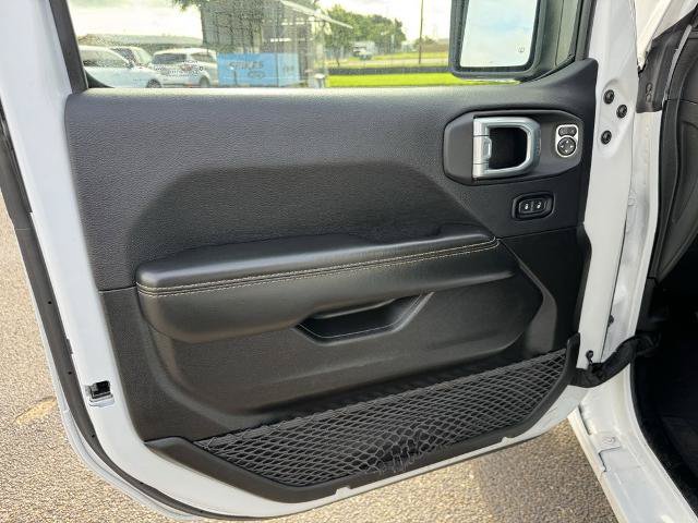 Used 2024 Jeep Wrangler Unlimited Sahara AWD/4WD image 12