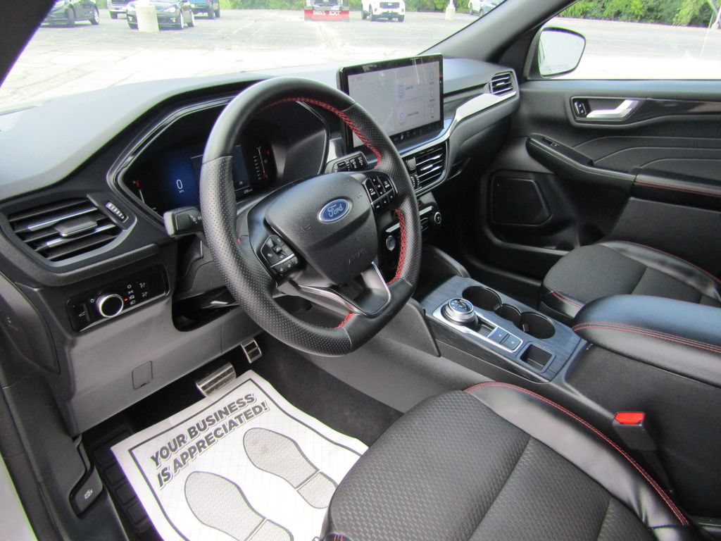 Certified 2023 Ford Escape ST-Line w/ Tech Pack #1 AWD/4WD image 7