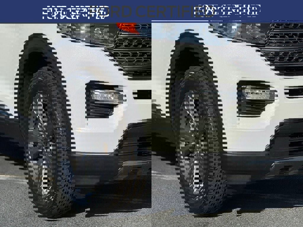 Certified 2023 Ford Explorer XLT w/ Equipment Group 202A image 3