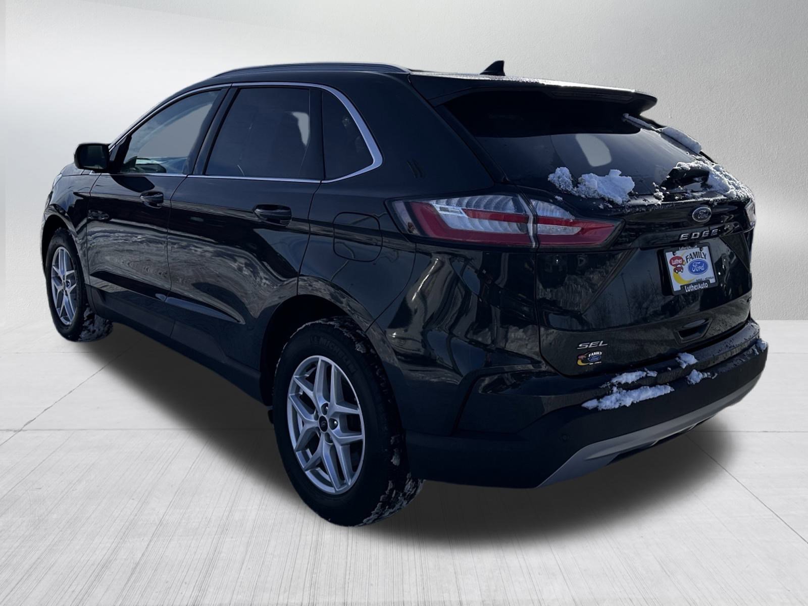 Certified 2024 Ford Edge SEL w/ Convenience Package image 3