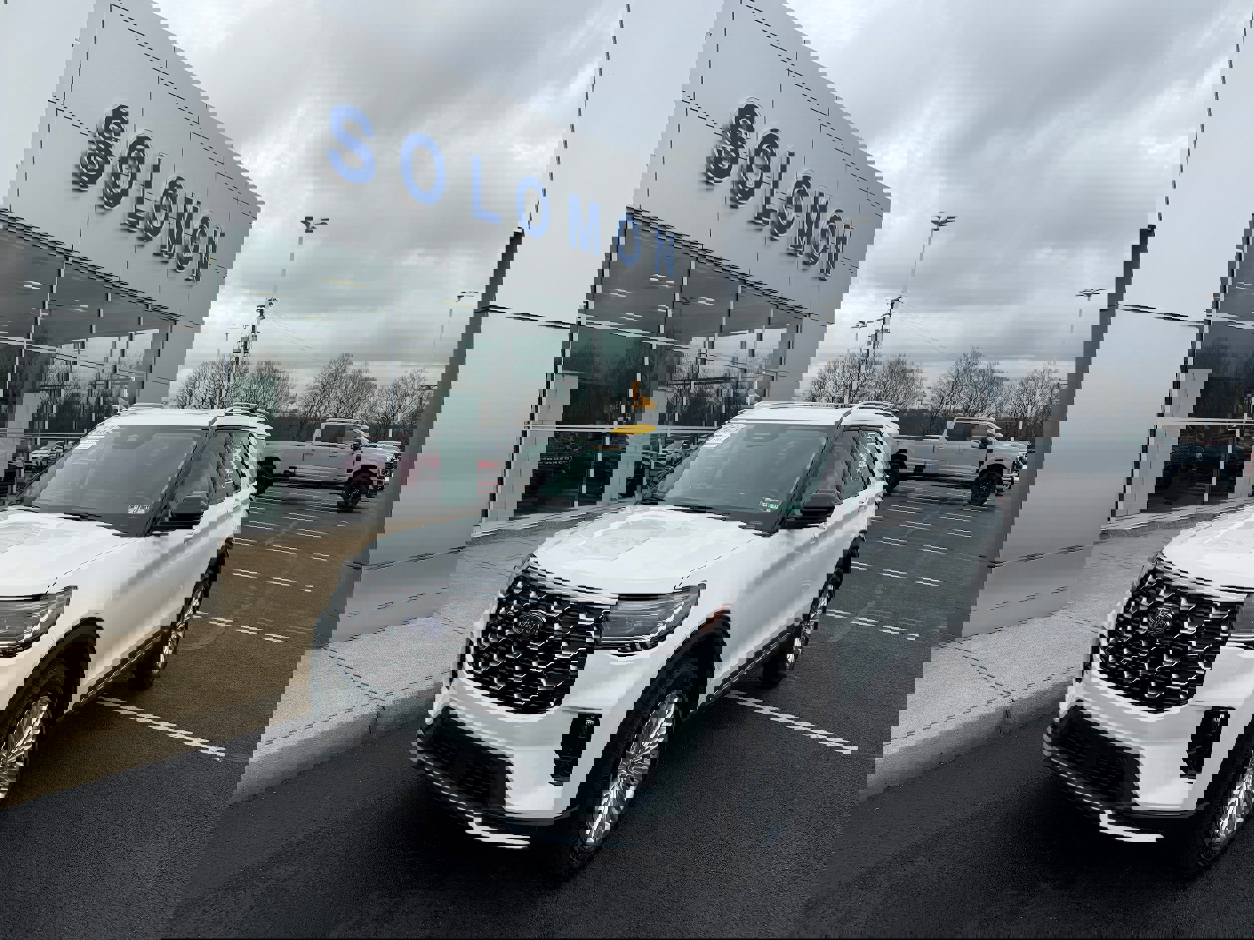 Certified 2025 Ford Explorer Platinum w/ LUX Leather Package image 8