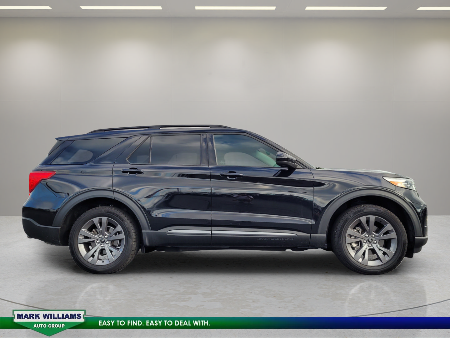 Certified 2023 Ford Explorer XLT w/ Equipment Group 202A AWD/4WD image 2