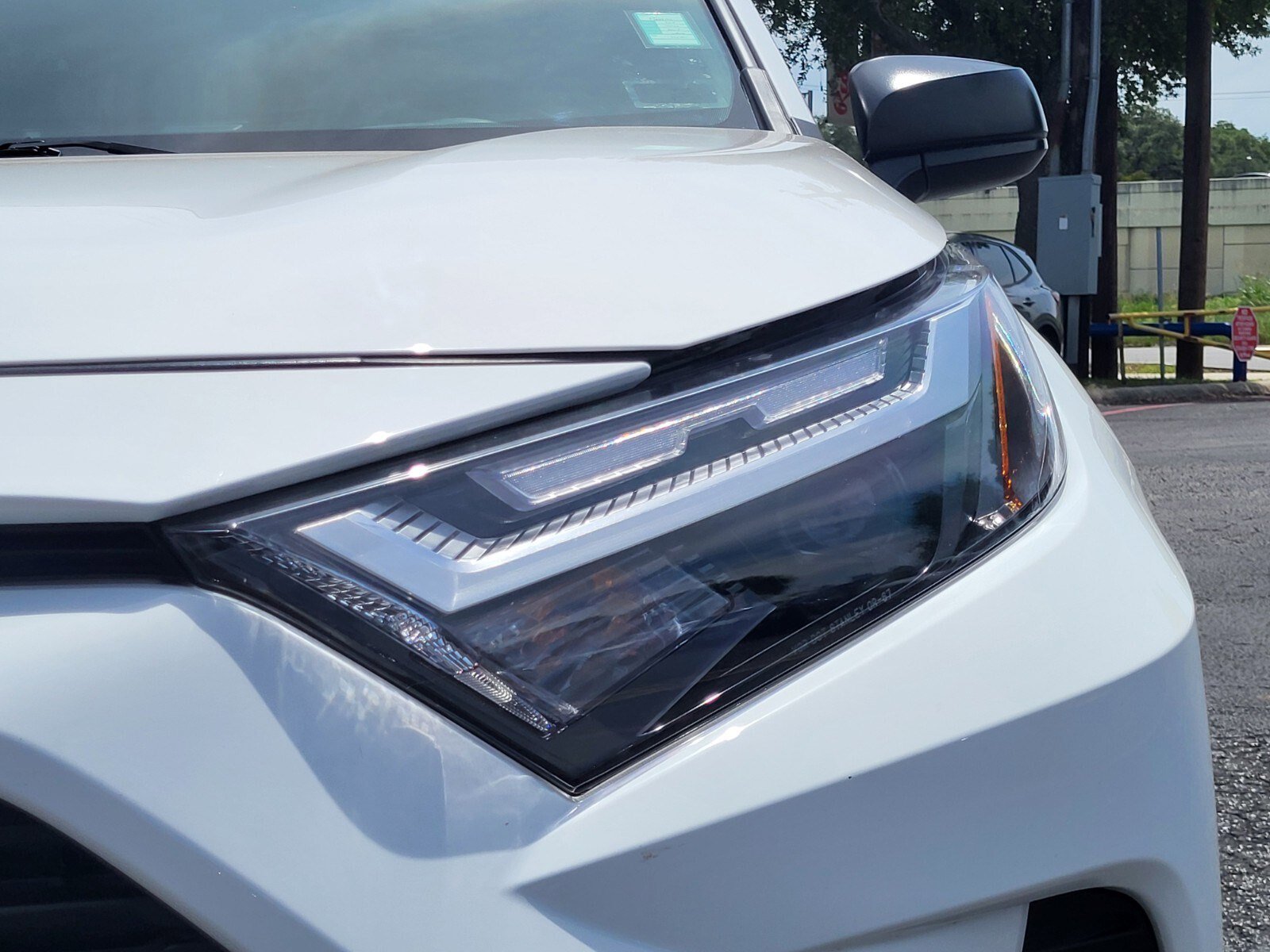 Used 2024 Toyota RAV4 LE FWD image 11