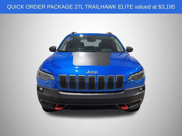 Used 2019 Jeep Cherokee Trailhawk AWD/4WD image 2