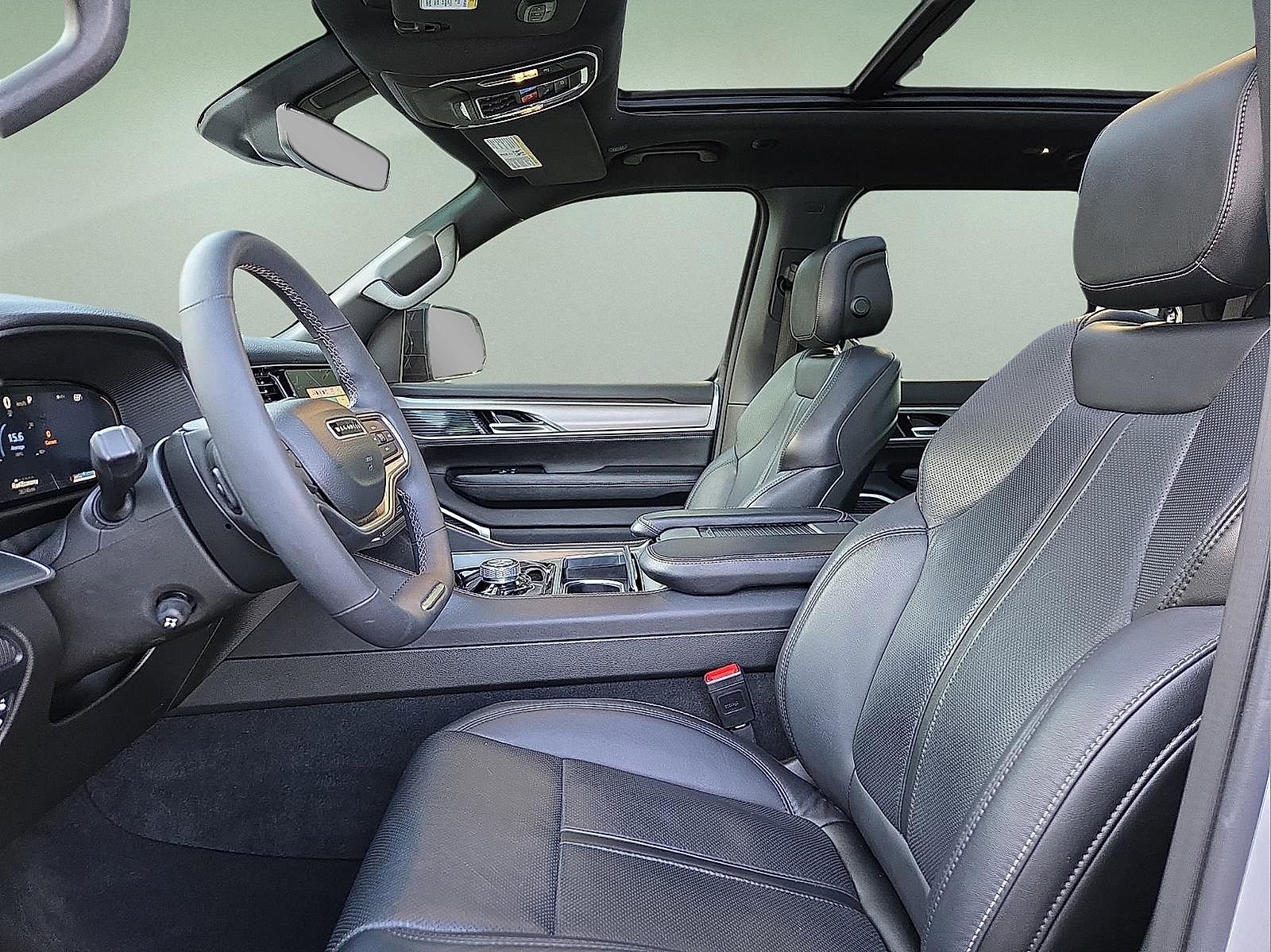 Used 2024 Jeep Wagoneer Series II AWD/4WD image 15