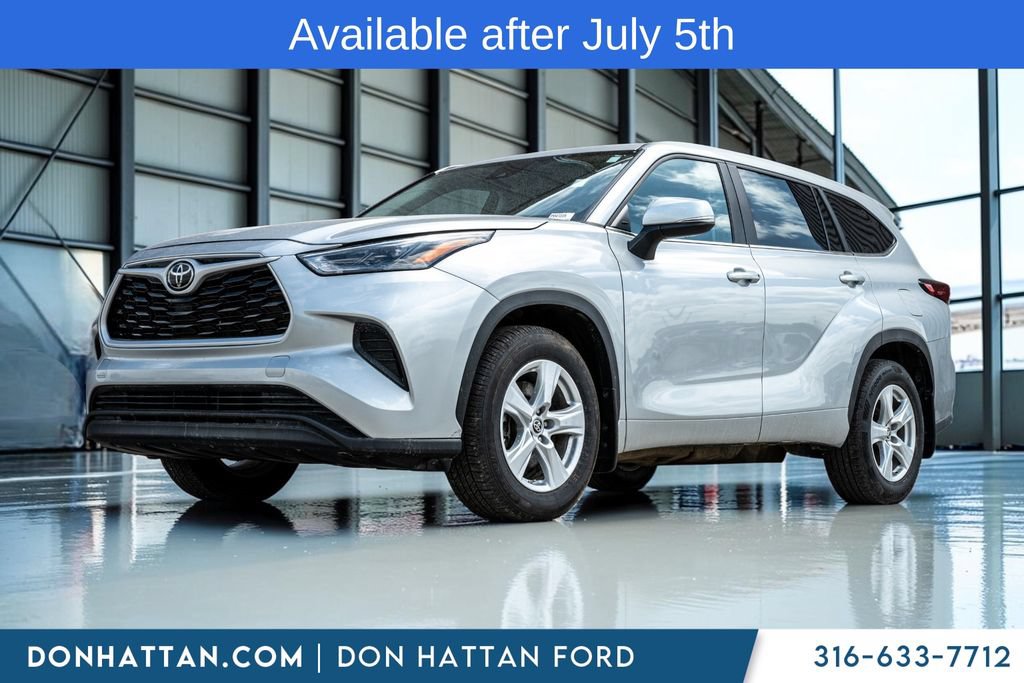Used 2023 Toyota Highlander L FWD image 1