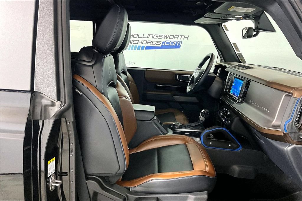 Certified 2022 Ford Bronco Outer Banks w/ Sasquatch Package AWD/4WD image 6