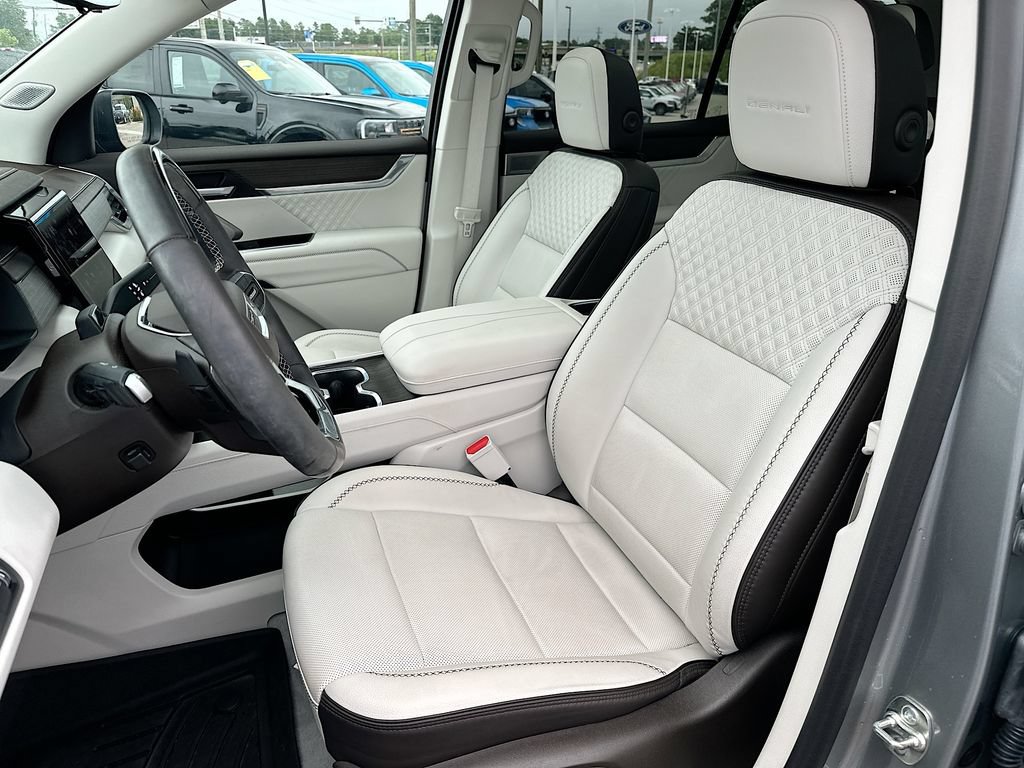 Used 2024 GMC Acadia Denali w/ Super Cruise Package FWD image 8
