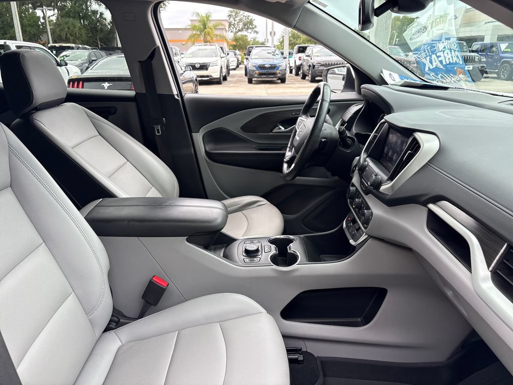 Used 2022 GMC Terrain SLT w/ Tech Package FWD image 27