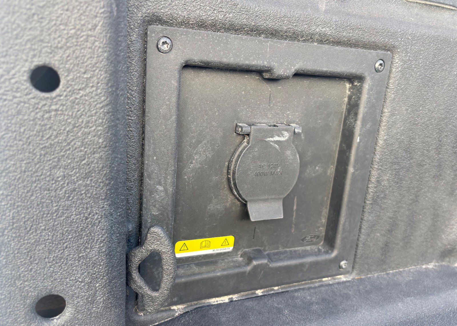 Certified 2022 Ford F150 Lariat w/ Equipment Group 502A High image 11