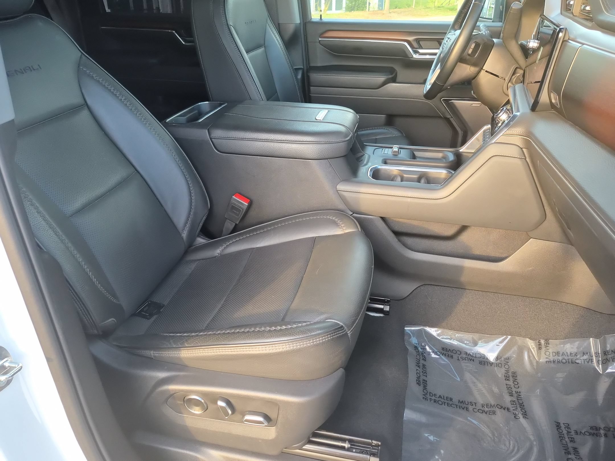 Used 2024 GMC Sierra 2500 Denali w/ Technology Package AWD/4WD image 35