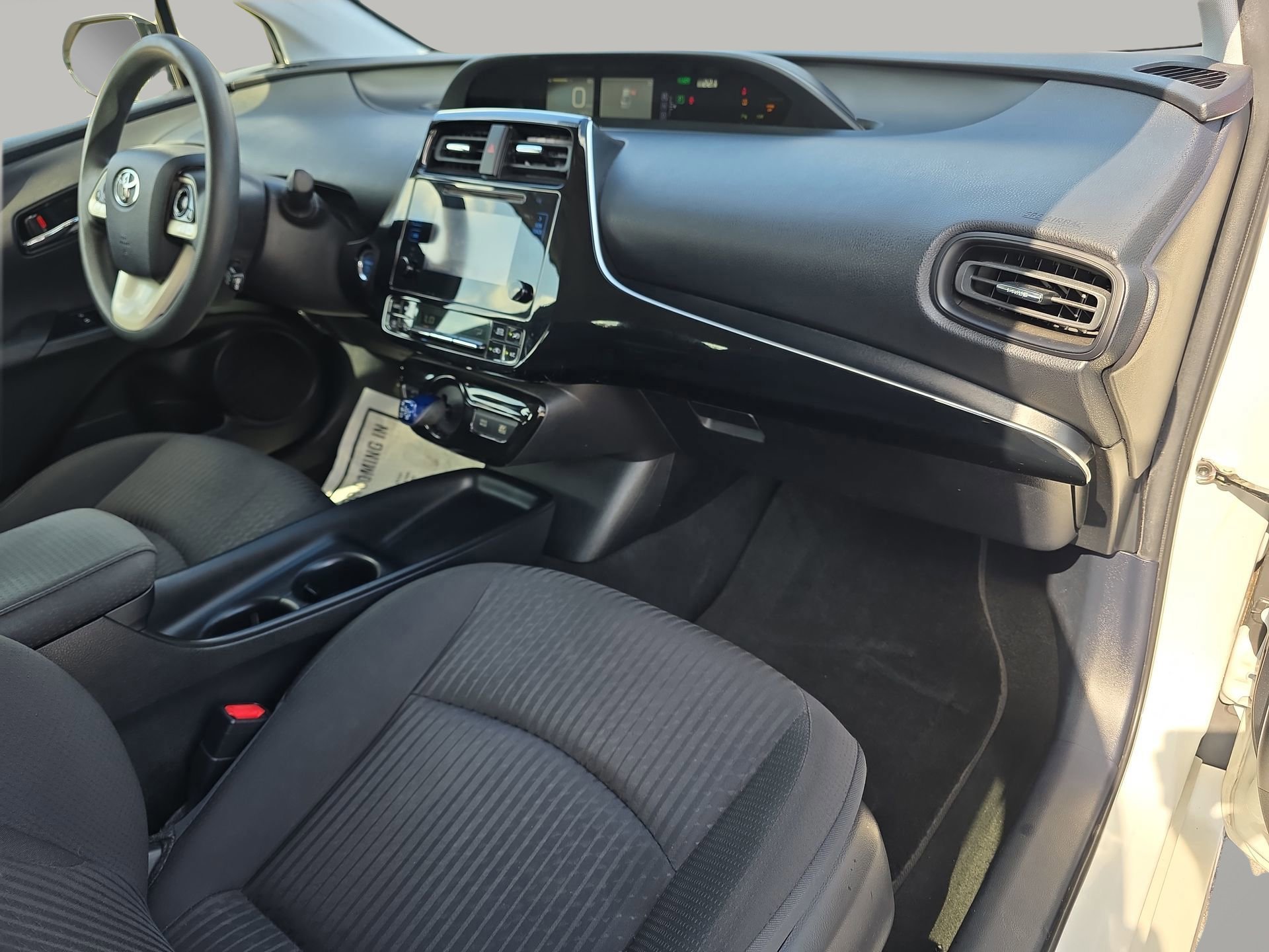 Used 2017 Toyota Prius Four image 39