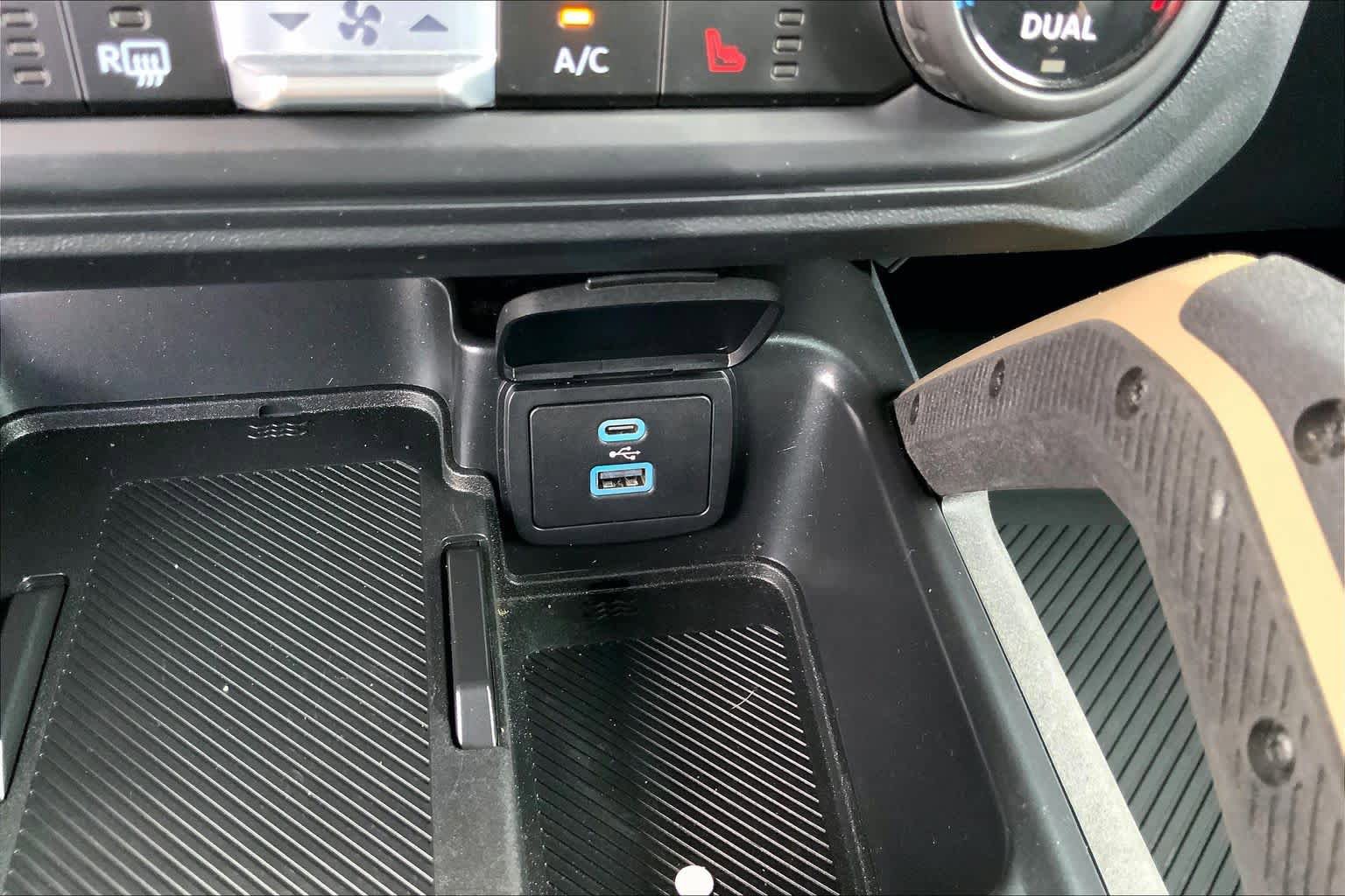 Certified 2025 Ford Bronco Badlands AWD/4WD image 31