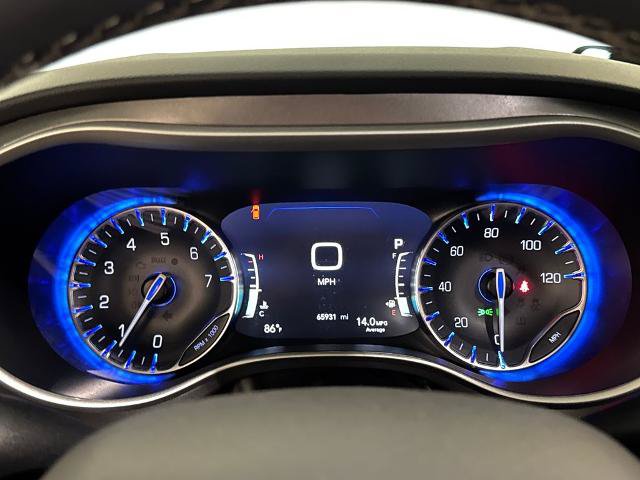Used 2024 Chrysler Pacifica Touring-L FWD image 23