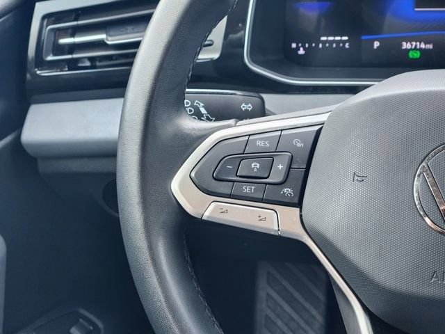Used 2025 Volkswagen Jetta SE FWD image 28