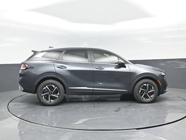 Used 2025 Kia Sportage LX AWD/4WD image 3