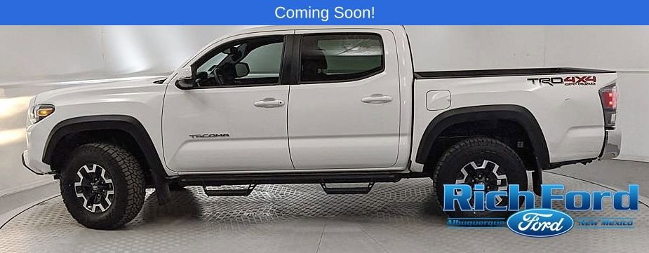 Used 2022 Toyota Tacoma TRD Off-Road image 2