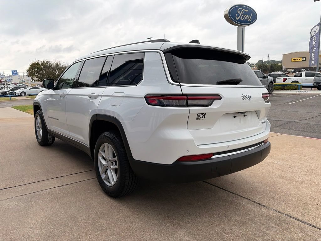 Used 2023 Jeep Grand Cherokee L Laredo RWD image 5
