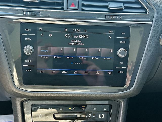 Used 2022 Volkswagen Tiguan SE image 16