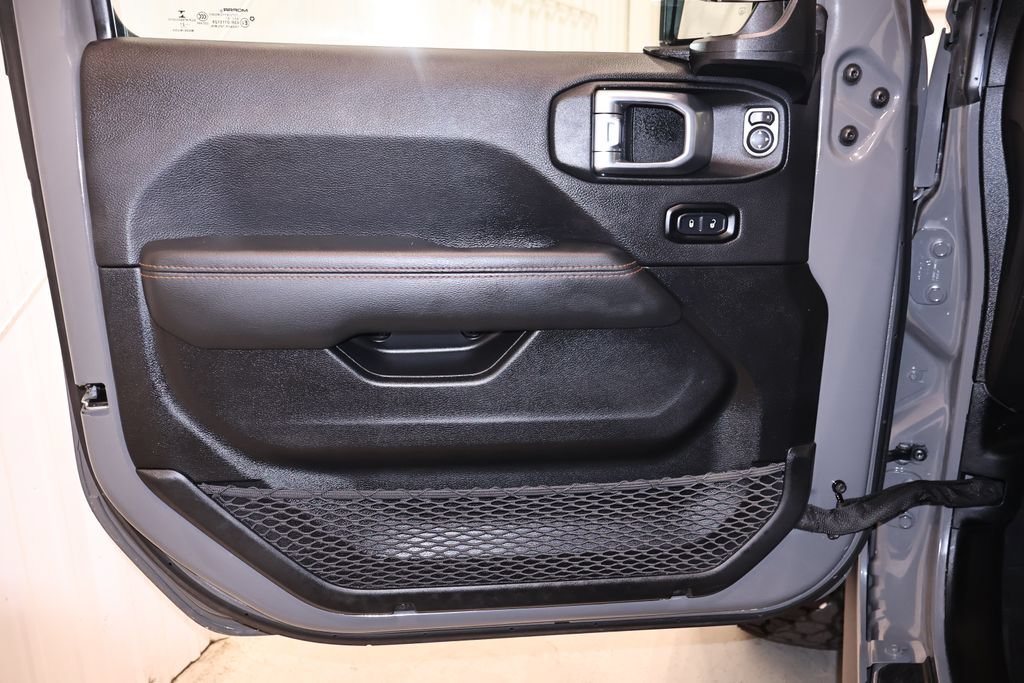 Used 2021 Jeep Gladiator Mojave AWD/4WD image 11