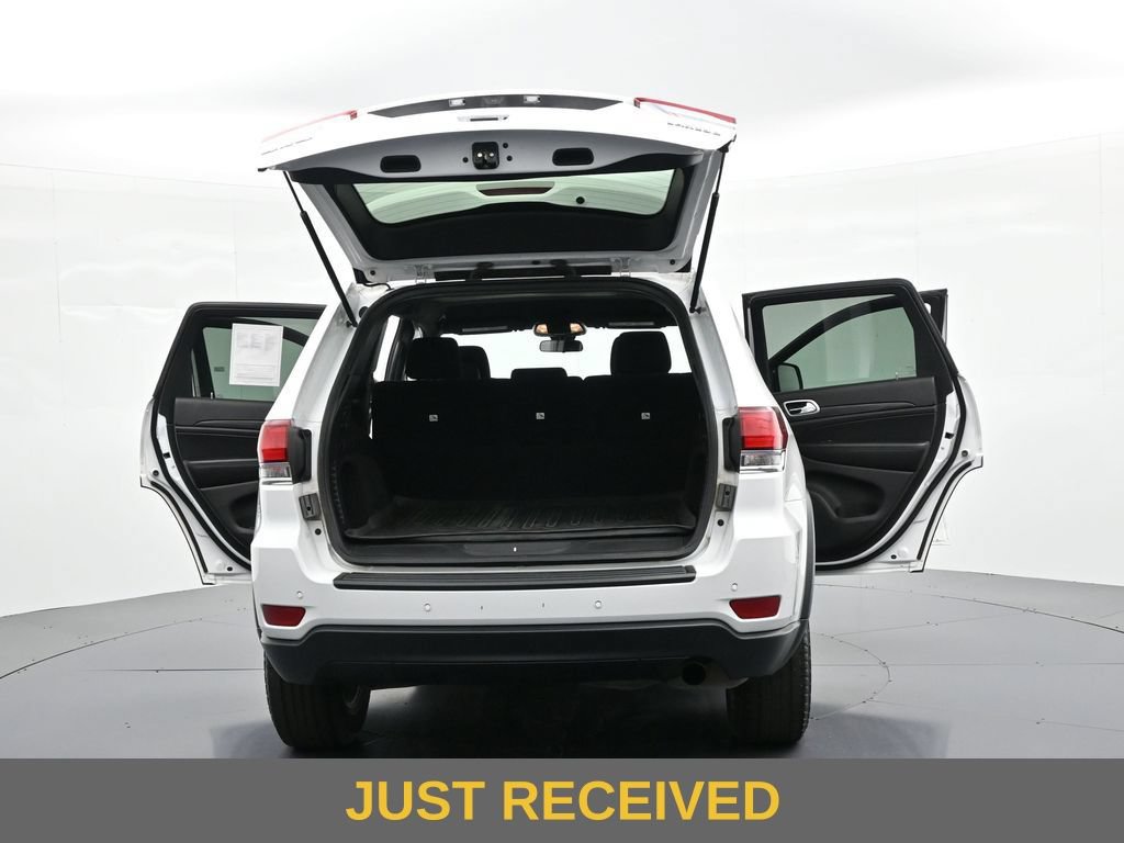 Used 2020 Jeep Grand Cherokee Laredo AWD/4WD image 30