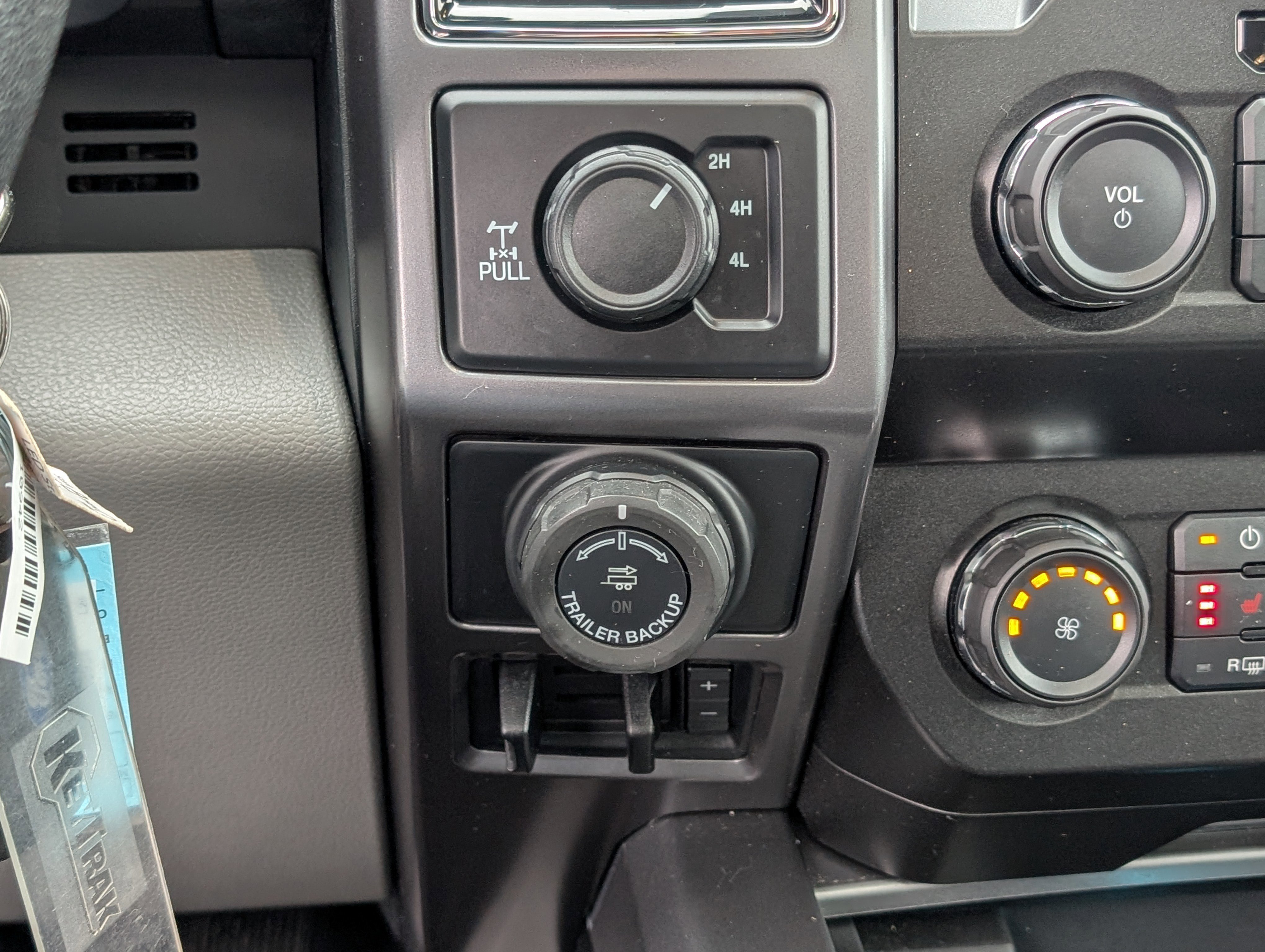 Certified 2019 Ford F150 XLT w/ Equipment Group 302A Luxury image 20