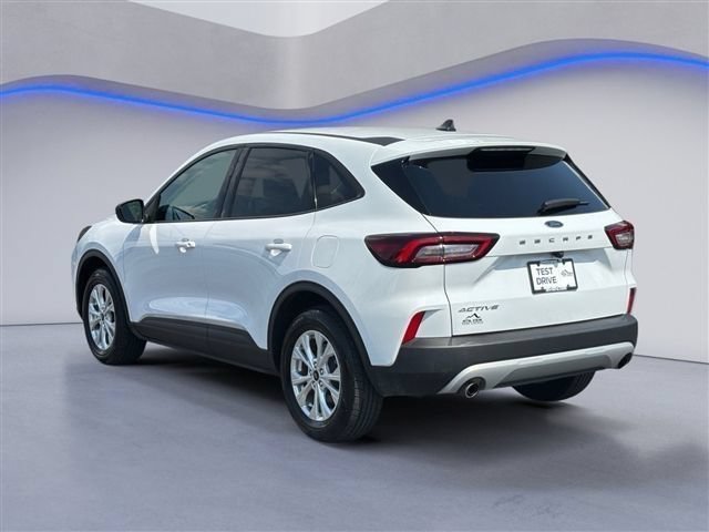 Certified 2025 Ford Escape Active FWD image 3
