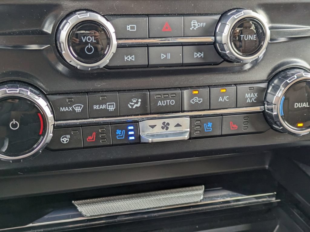 Certified 2025 Ford F350 Lariat w/ Chrome Package AWD/4WD image 32
