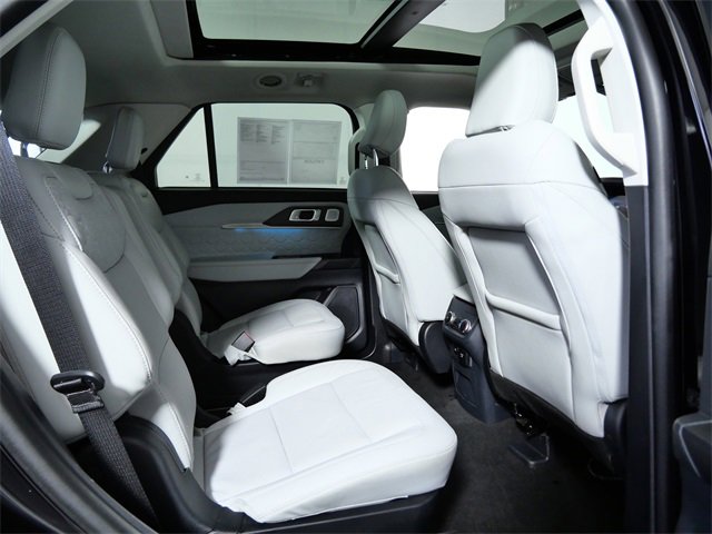 Certified 2025 Ford Explorer Platinum w/ Ultimate Package image 12
