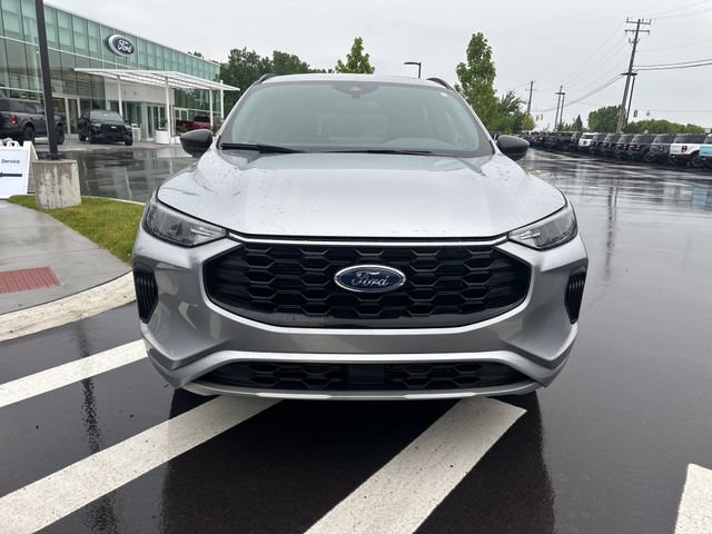 Certified 2023 Ford Escape ST-Line w/ Tech Pack #1 AWD/4WD image 8