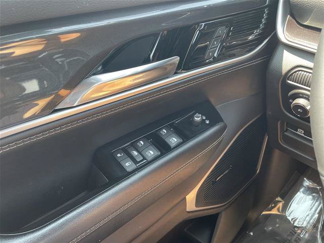 Used 2022 Jeep Wagoneer Series I w/ Convenience Group I AWD/4WD image 32