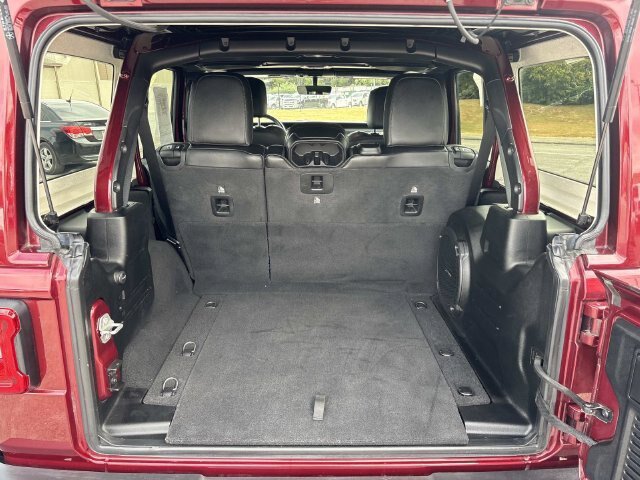 Used 2021 Jeep Wrangler Unlimited Sahara AWD/4WD image 12