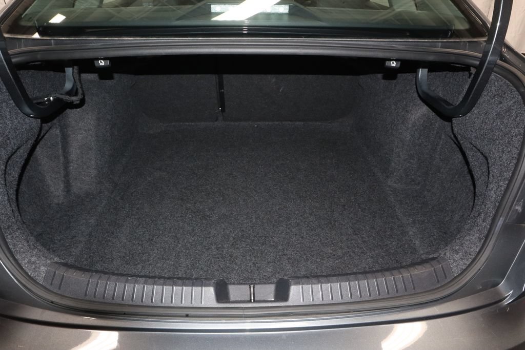 Used 2024 Volkswagen Jetta SE FWD image 16