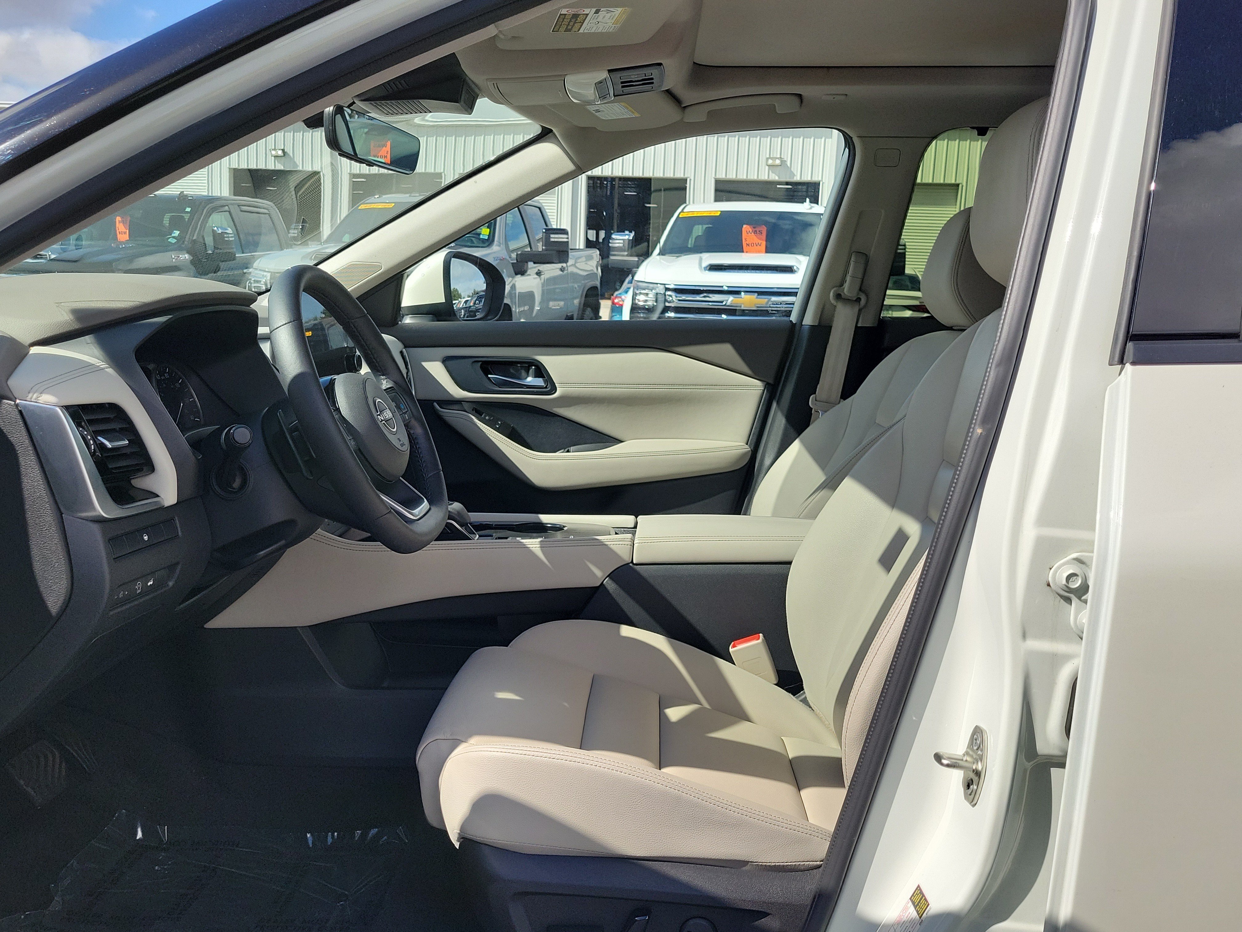 Used 2023 Nissan Rogue SL w/ SL Premium Package FWD image 21