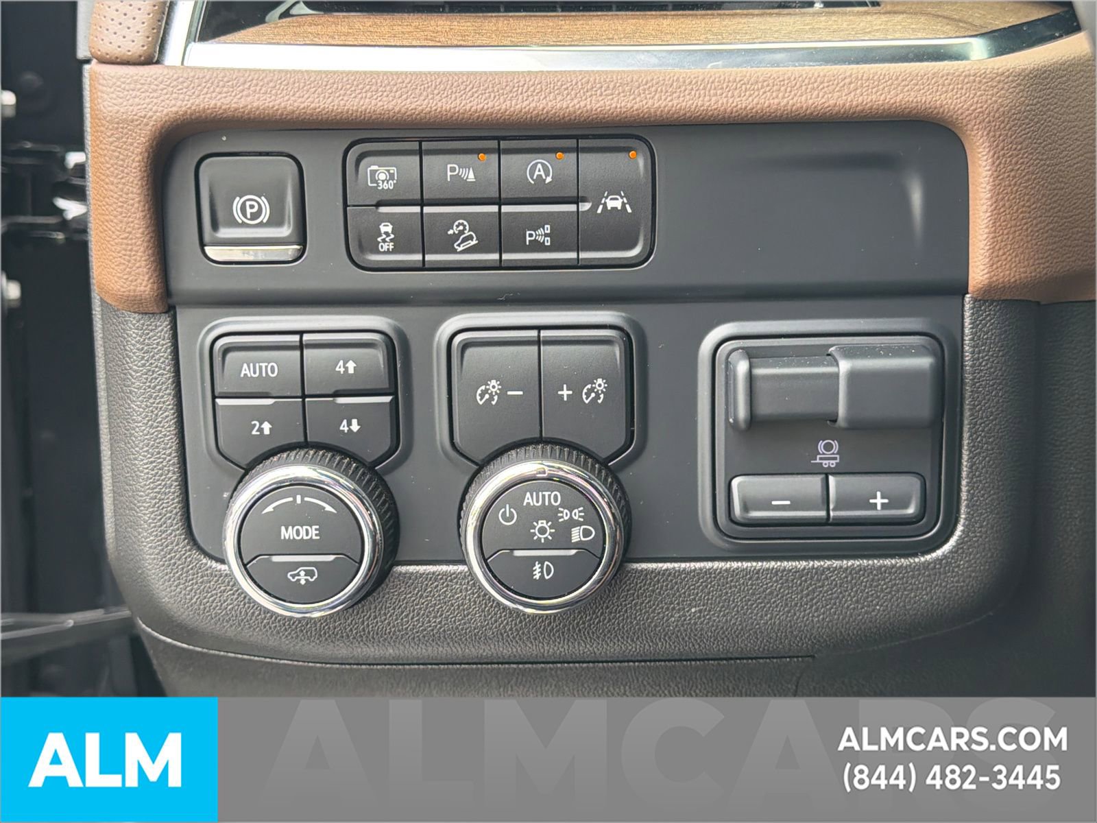 Used 2025 Chevrolet Tahoe High Country AWD/4WD image 39