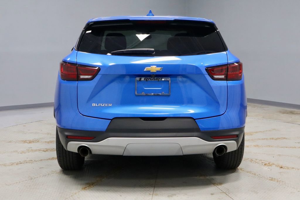 Used 2025 Chevrolet Blazer LT image 4