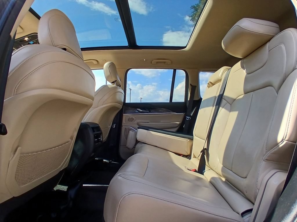 Used 2022 Jeep Grand Cherokee Limited AWD/4WD image 24