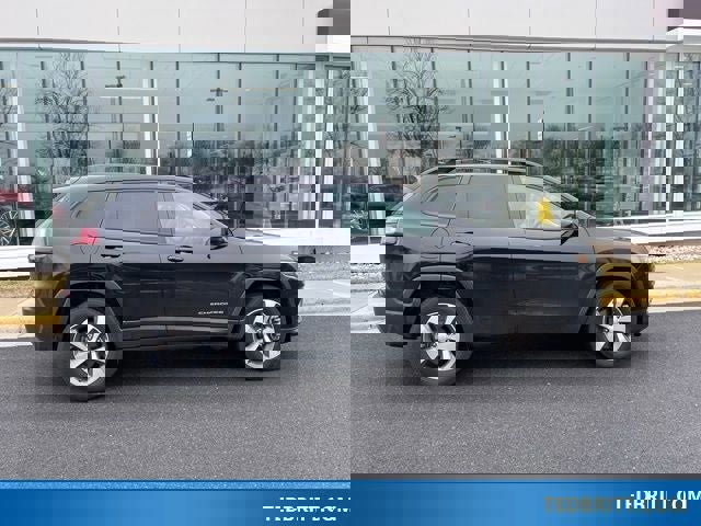 Used 2022 Jeep Cherokee Limited image 6