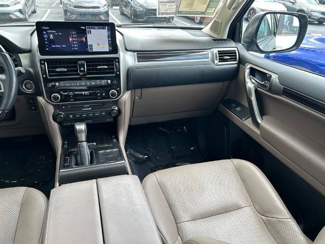 Used 2023 Lexus GX 460 Luxury w/ Sport Design Package AWD/4WD image 11