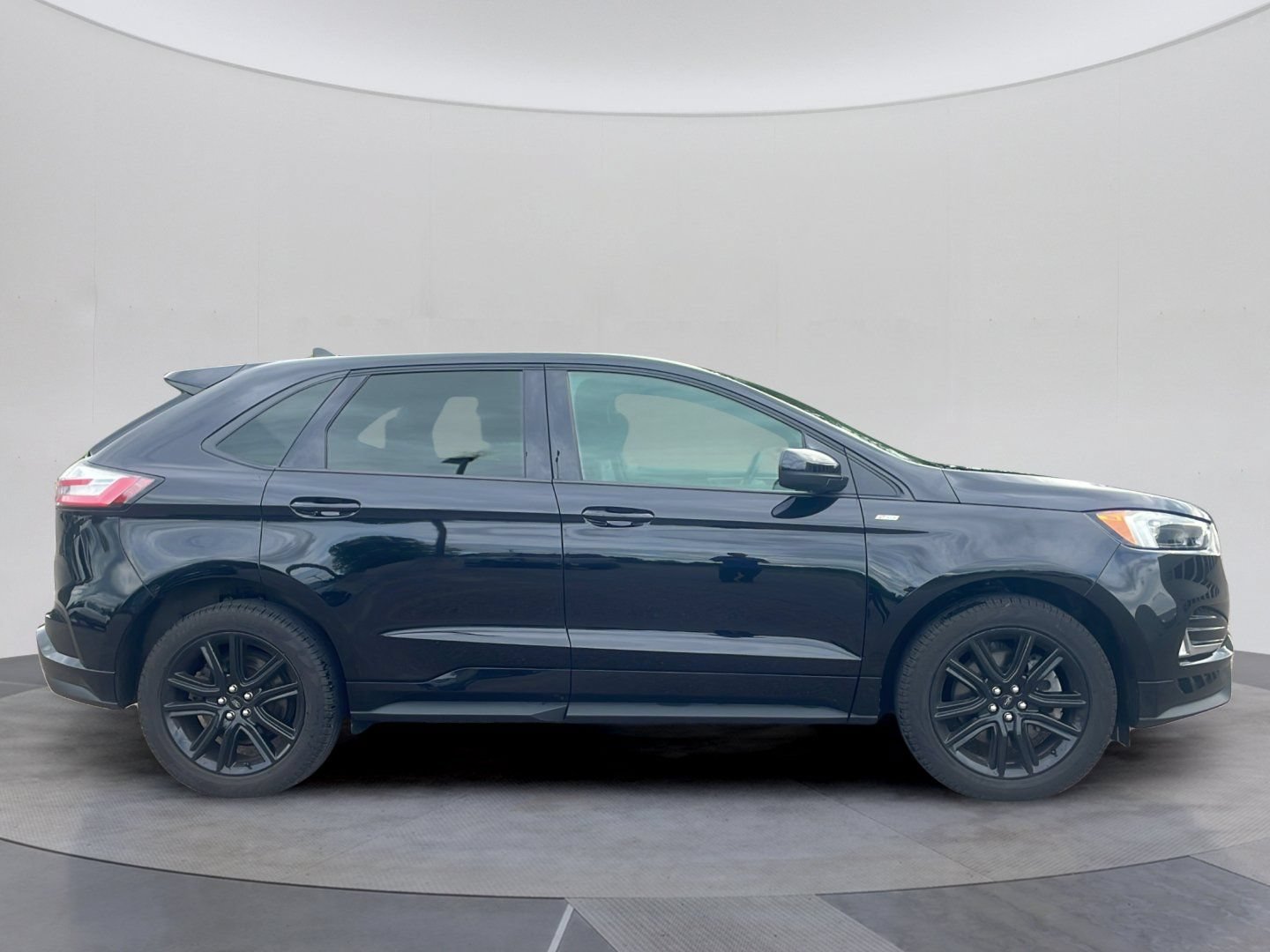 Certified 2024 Ford Edge ST-Line AWD/4WD image 9