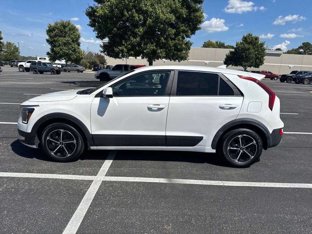 Used 2023 Kia Niro LX FWD image 13