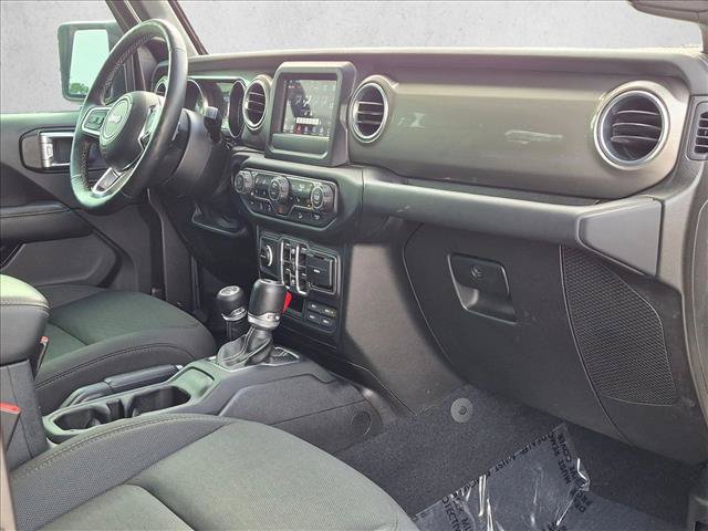 Used 2018 Jeep Wrangler Unlimited Sahara w/ Cold Weather Group AWD/4WD image 20