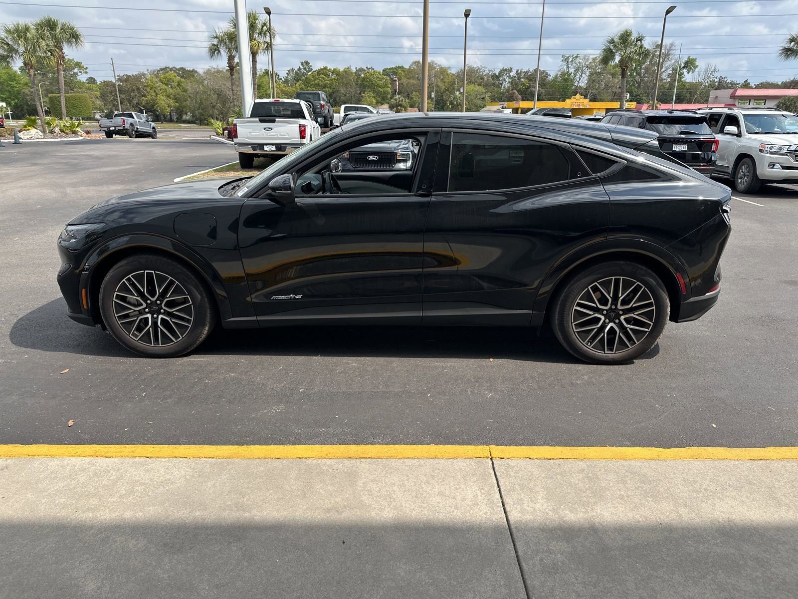 Certified 2025 Ford Mustang Mach-E Premium image 7