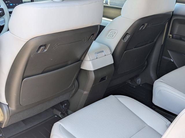 Used 2025 Hyundai Santa Fe Calligraphy FWD image 28