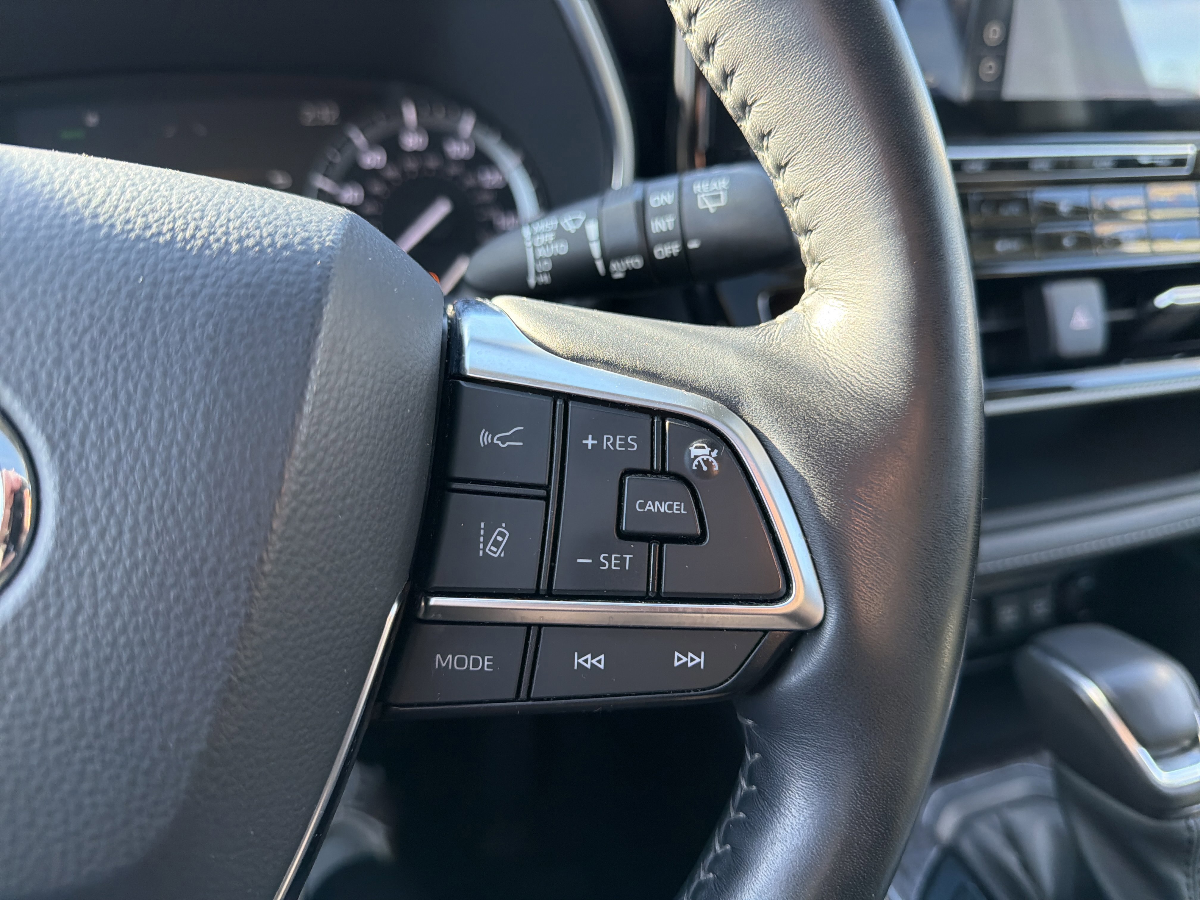 Used 2021 Toyota Highlander Platinum image 21