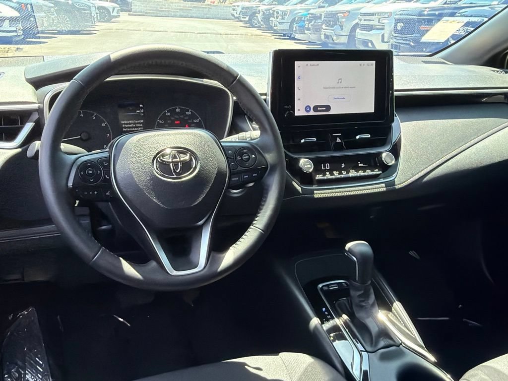 Used 2025 Toyota Corolla Hatchback w/ SE Package FWD image 34