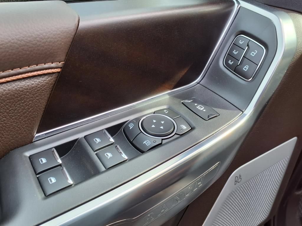 Certified 2025 Ford F350 King Ranch AWD/4WD image 19