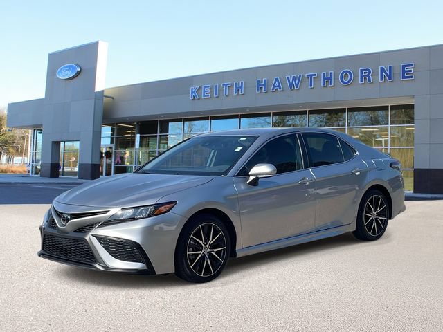 Used 2024 Toyota Camry SE w/ Convenience Package FWD image 3